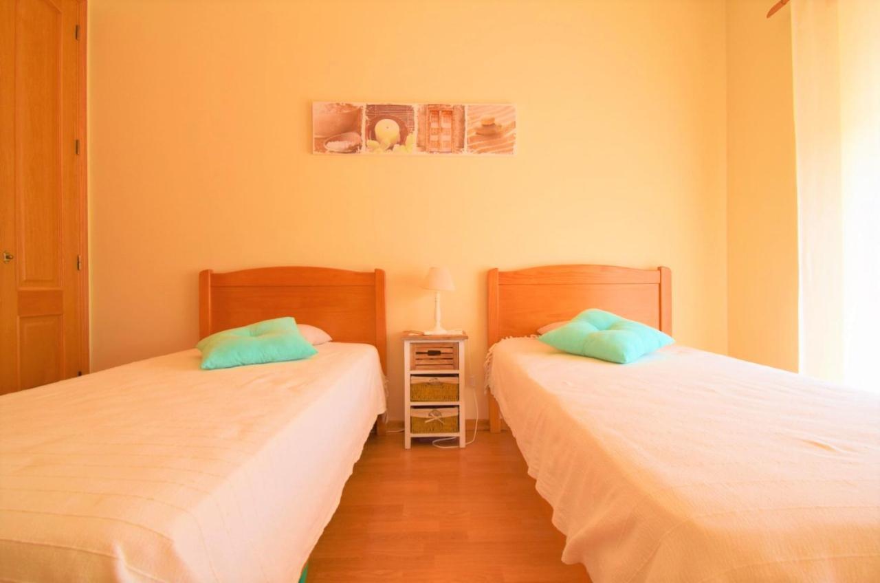 Private Large Terrace Facing The Swimming Pool Apartment Guia  Luaran gambar